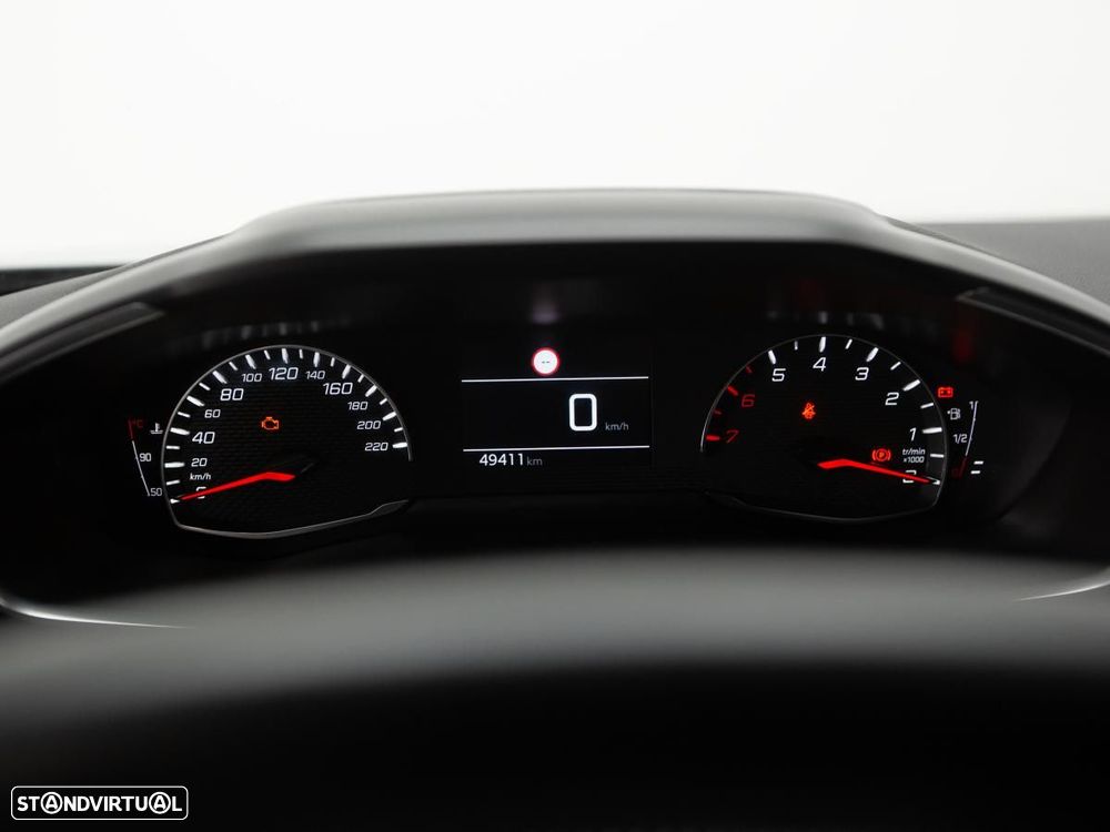 Peugeot 2008 1.5 BlueHDi Allure — fotografia 15