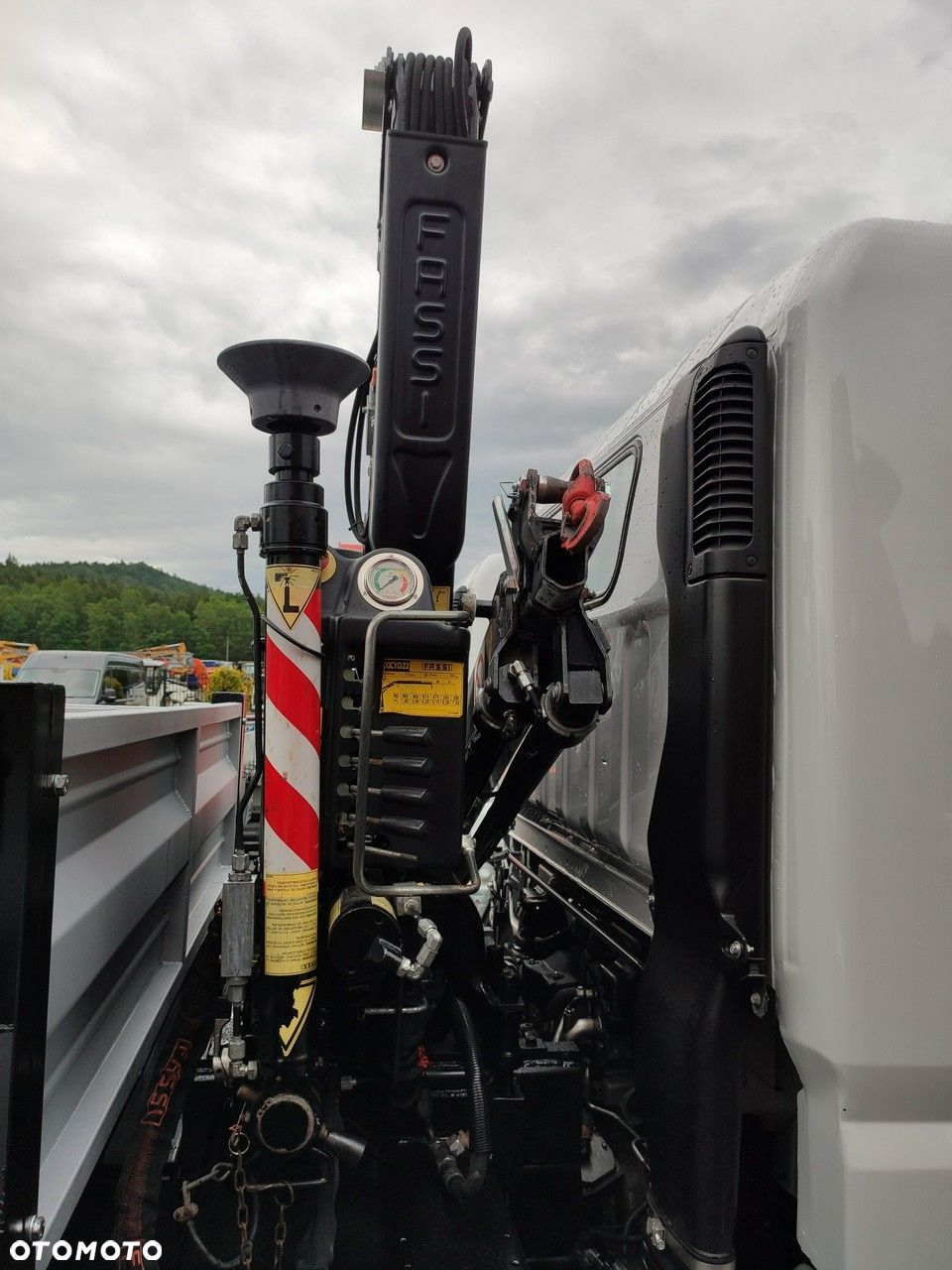 Mitsubishi Canter Fuso 9C18 3.0/180KM Automat, HDS FASSI F30 Wywrotka 3-str - 35