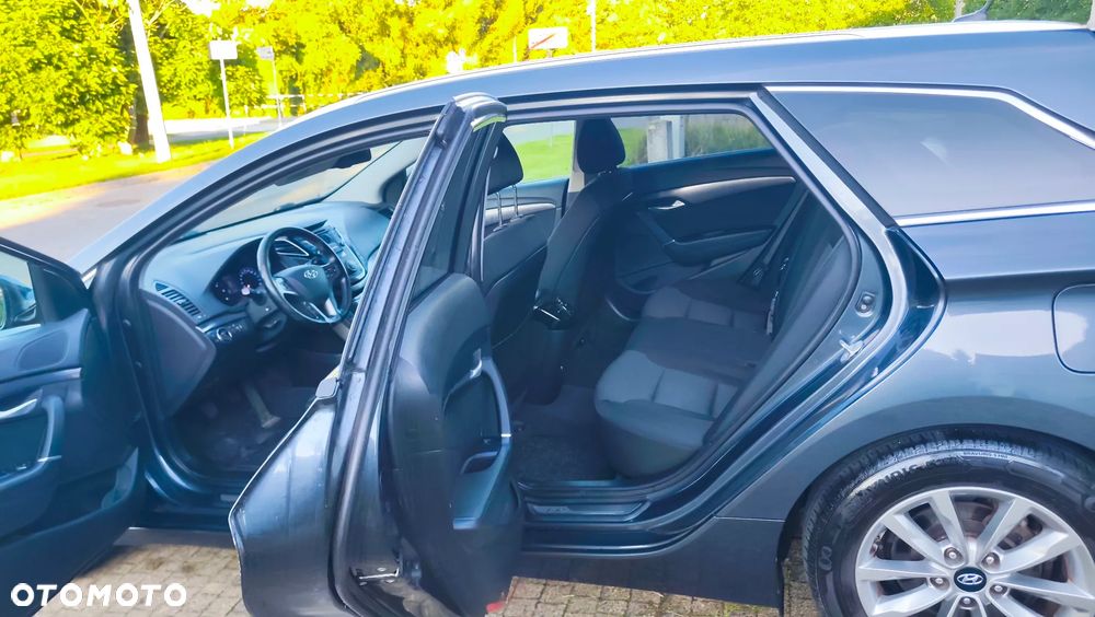 Hyundai i40 Kombi 1.7 CRDi Premium - 19
