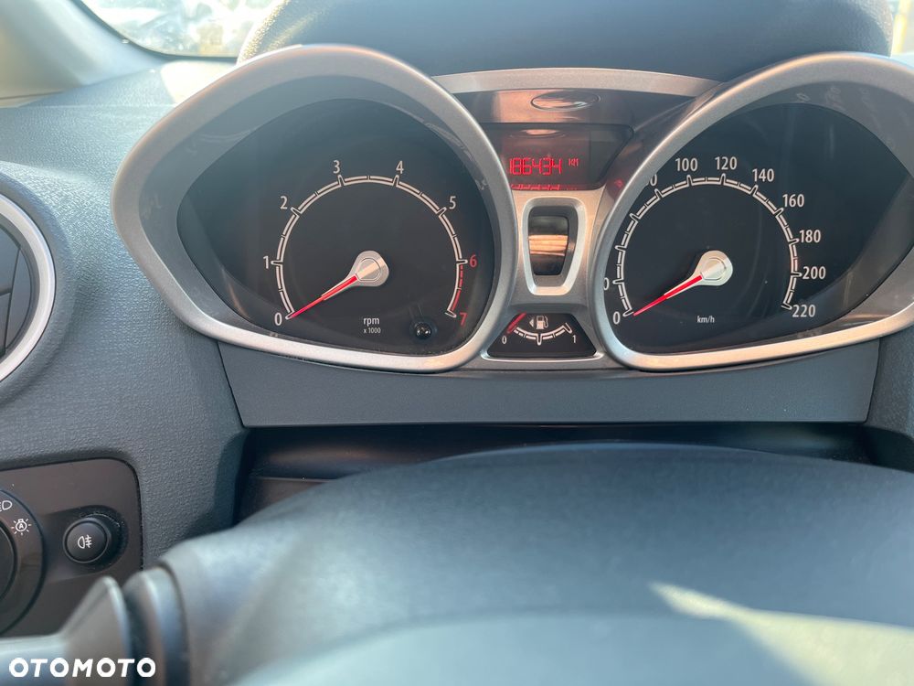 Ford Fiesta 1.4 Titanium EU6 - 17