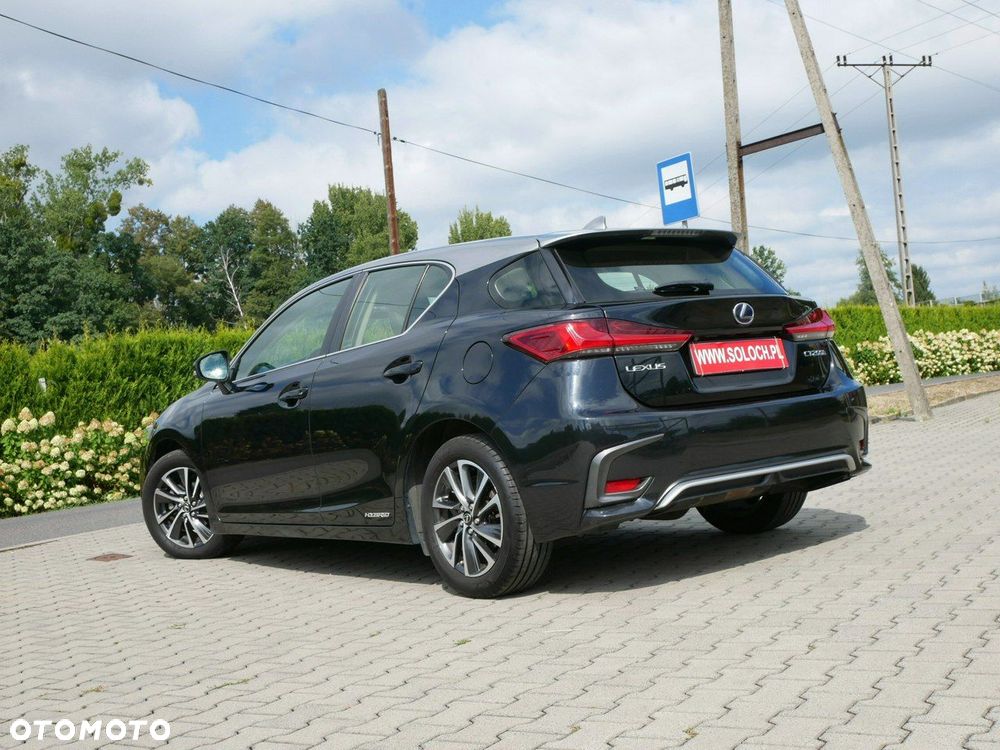 Lexus CT 200h - 10
