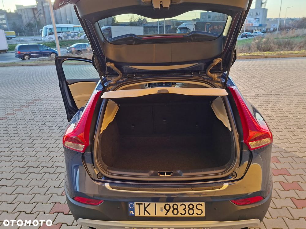 Volvo V40 Cross Country D3 Geartronic Ocean Race - 13