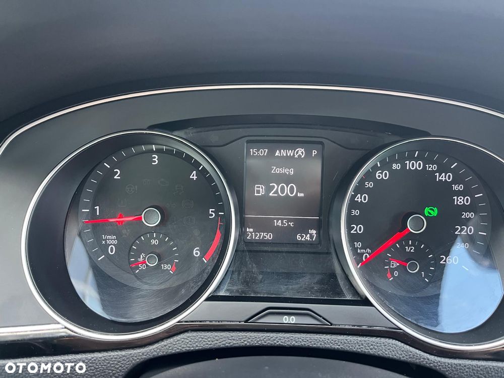 Volkswagen Passat 2.0 TDI SCR DSG Comfortline - 6