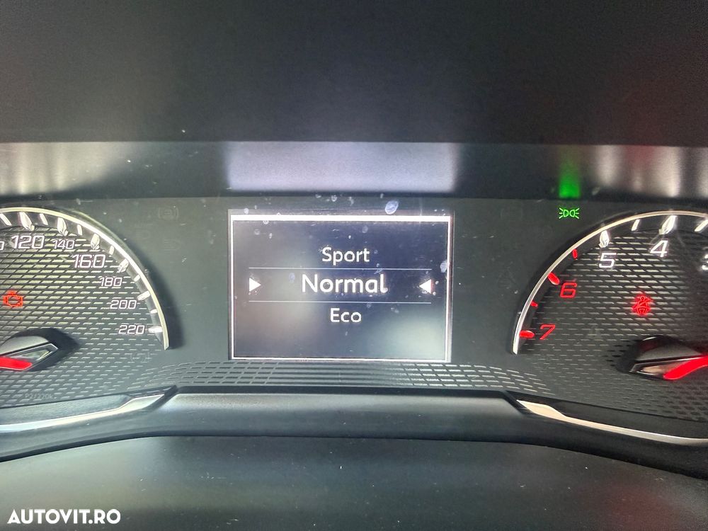 Peugeot 2008 1.2 PureTech EAT8 STT Allure Pack - 37