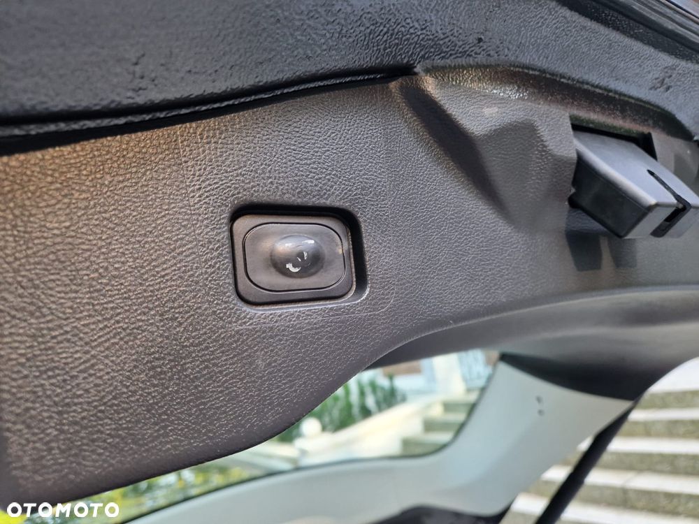 Ford Mondeo - 36