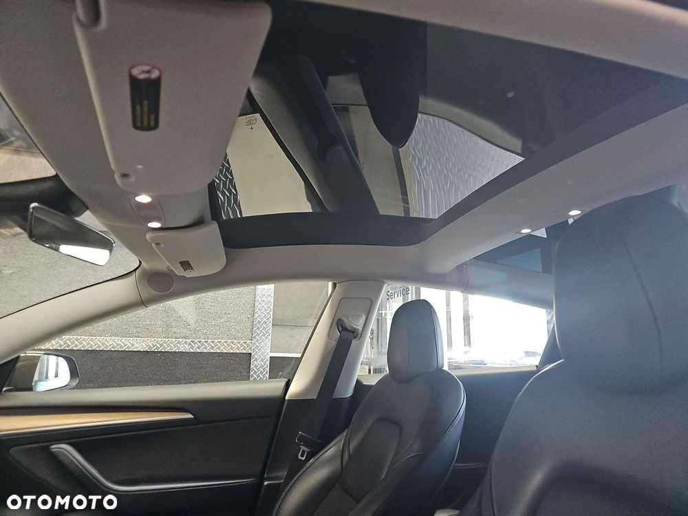 Tesla Model 3 Long Range AWD - 9