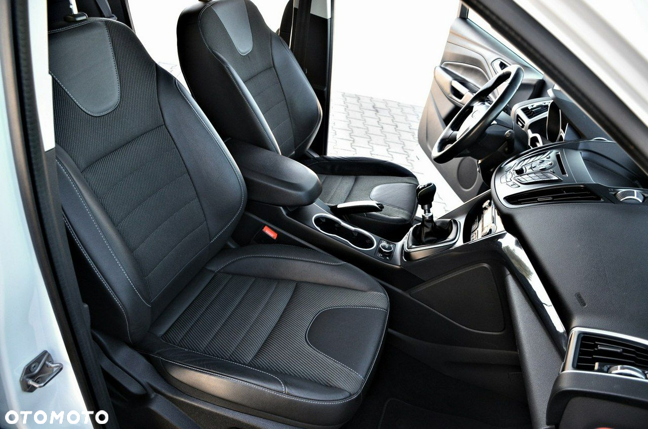 Ford Kuga - 27