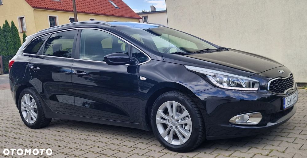 Kia Ceed 1.6 GDI Dream Team Edition - 37