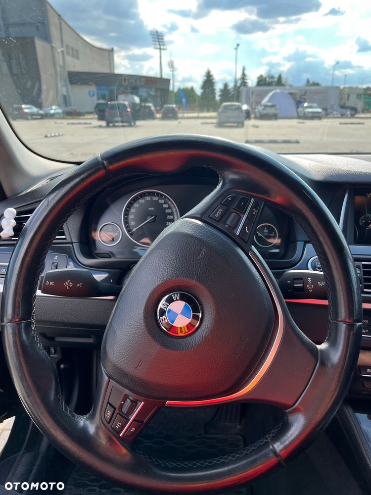 BMW Seria 5 518d - 11