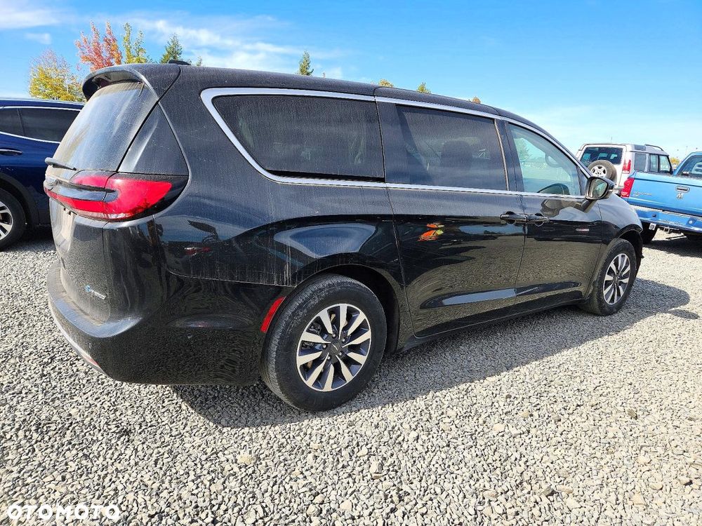 Chrysler Pacifica - 3