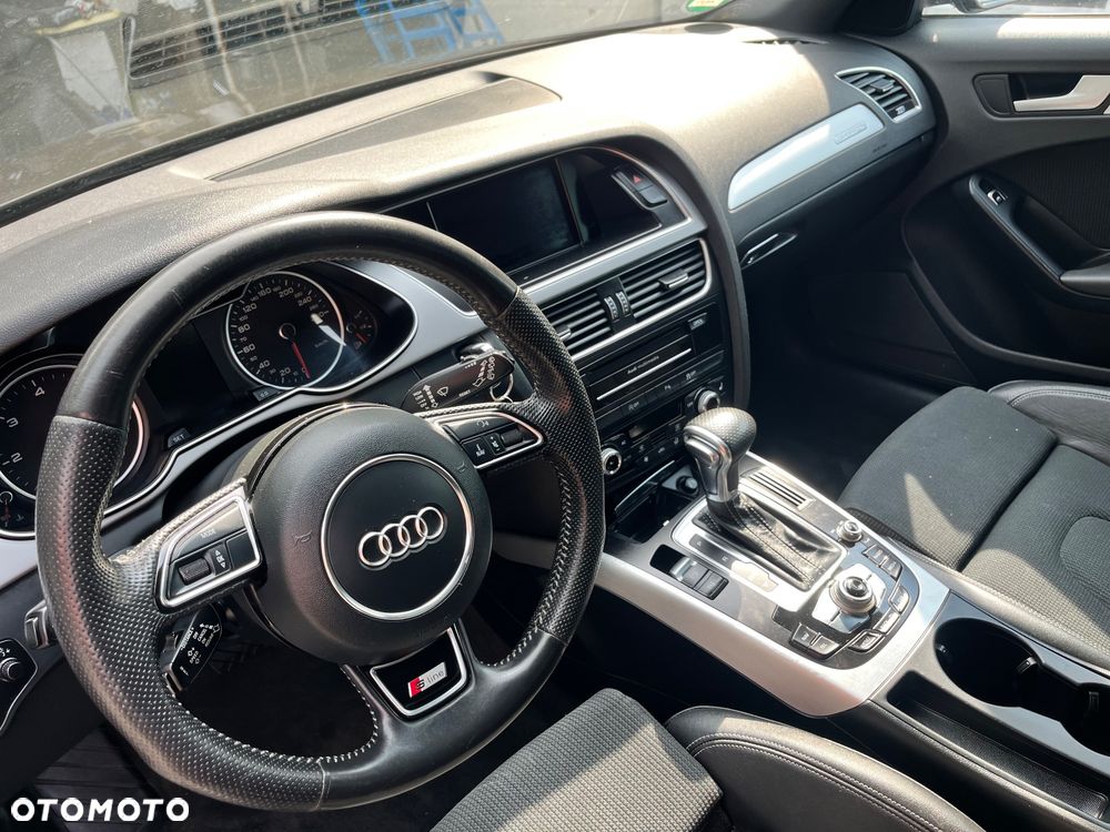 Audi A4 Avant 2.0 TDI DPF quattro S tronic S line Sportpaket - 6