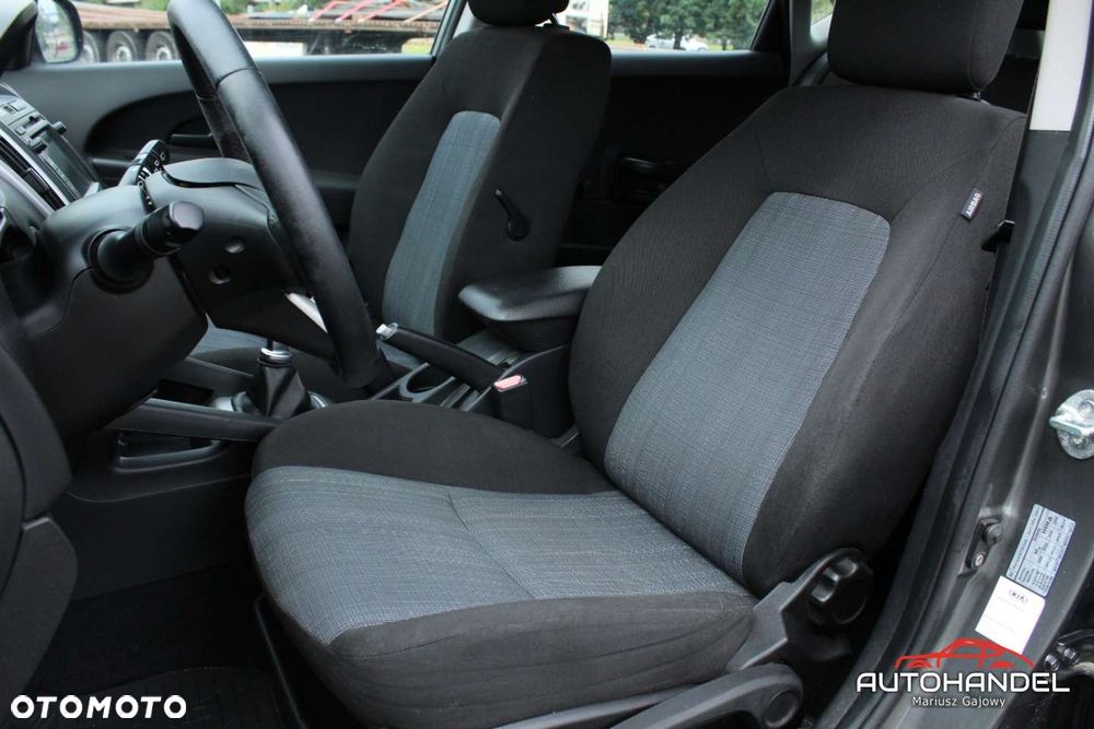 Kia Ceed - 9