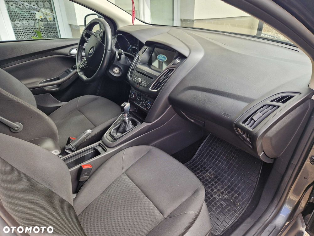 Ford Focus - 8