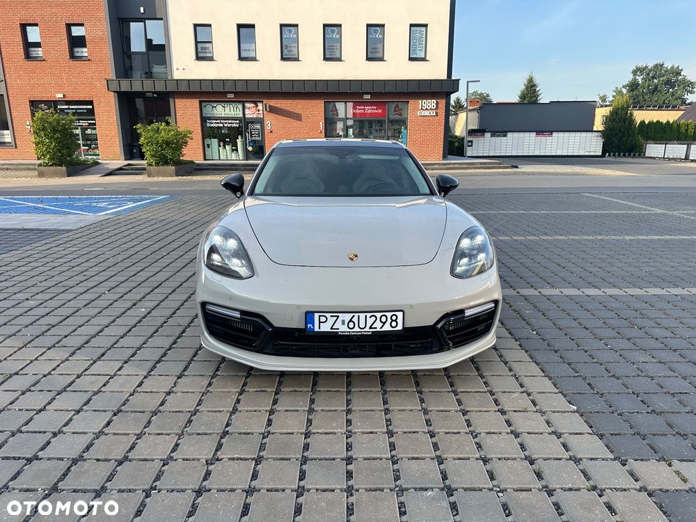 Porsche Panamera GTS GPF - 2