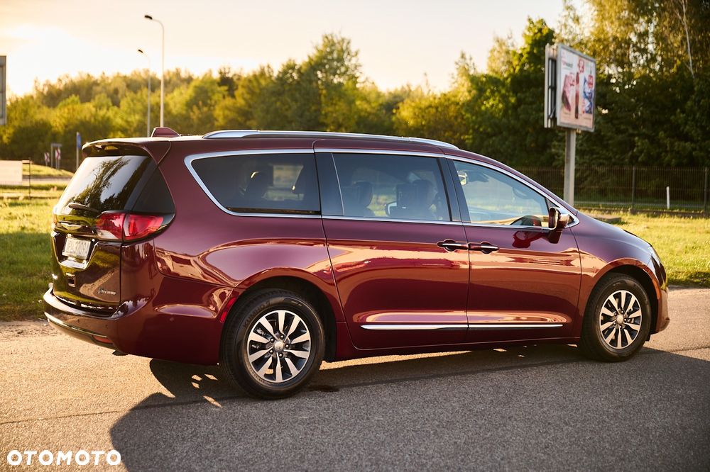 Chrysler Pacifica - 12