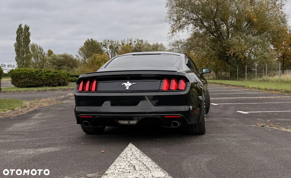 Ford Mustang - 8