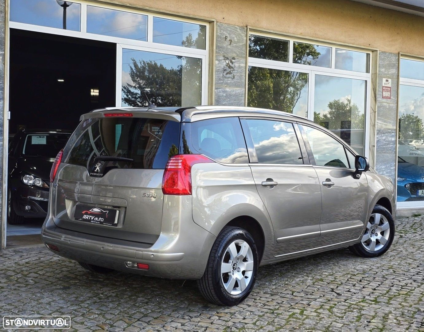 Peugeot 5008 1.6 BlueHDi Allure J17 - 12