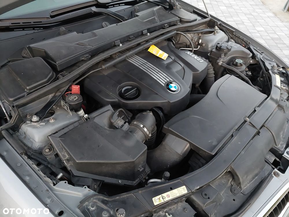 BMW Seria 3 320d xDrive DPF - 30