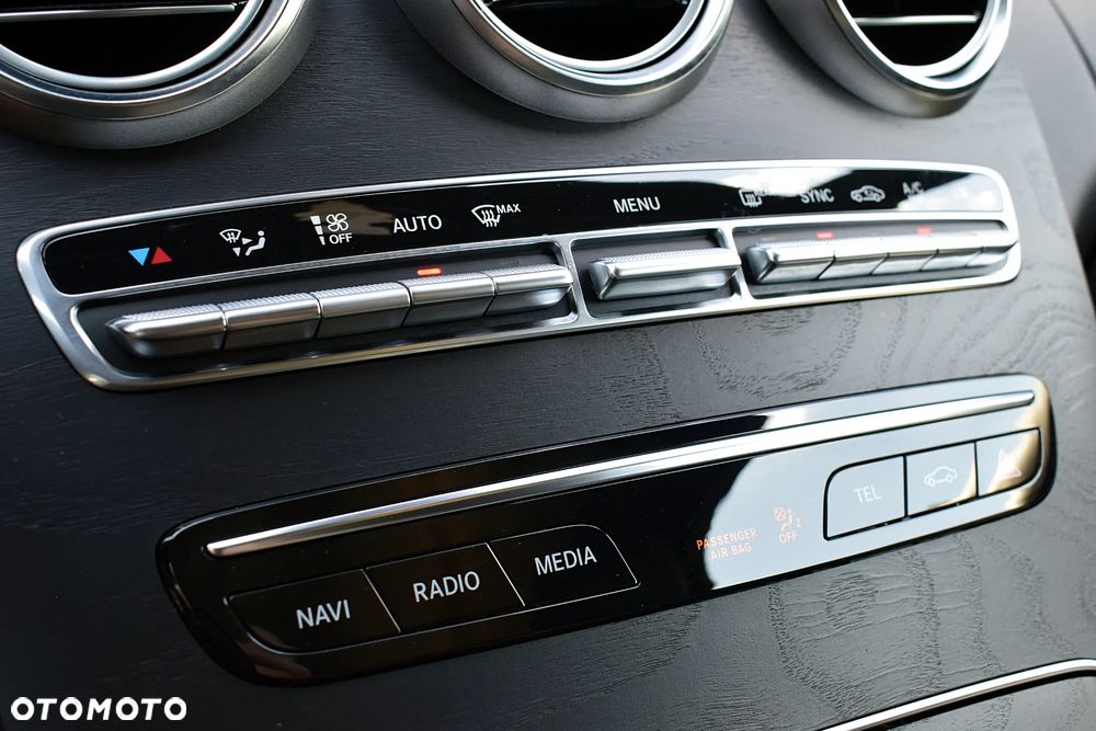 Mercedes-Benz Klasa C AMG 43 4Matic AMG Speedshift TCT 9G - 17