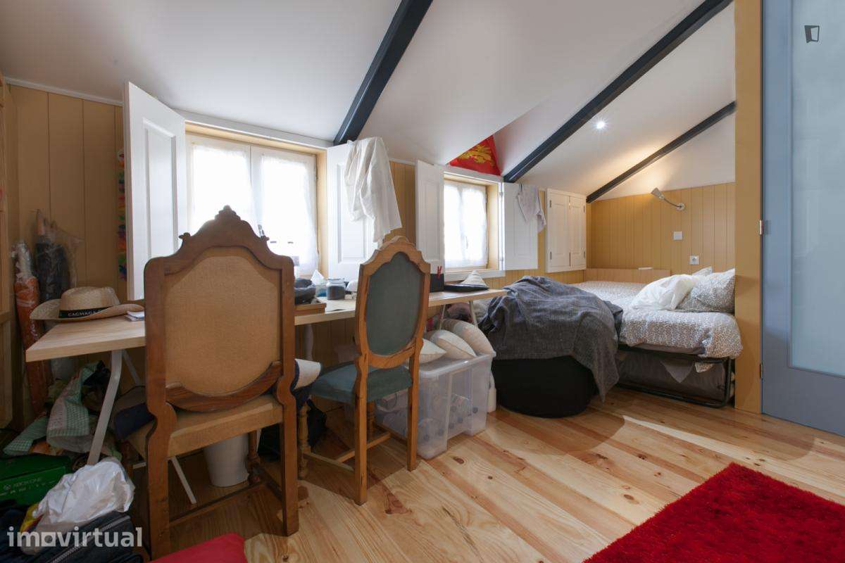 Quarto - localizado em Paranhos Porto - Grande imagem: 2/41