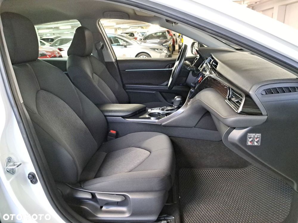 Toyota Camry 2019