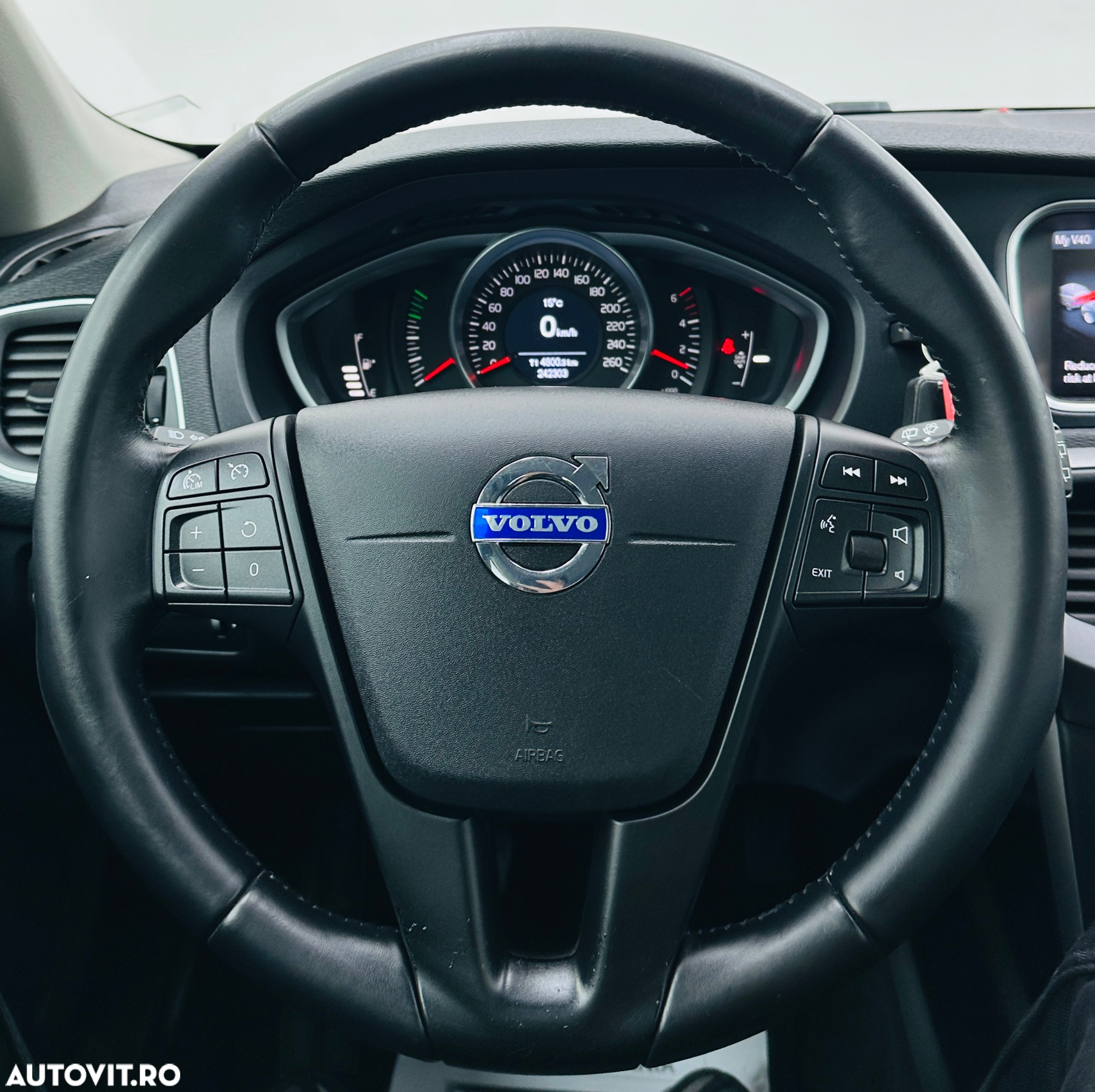 Volvo V40 D2 94g Kinetic - 33