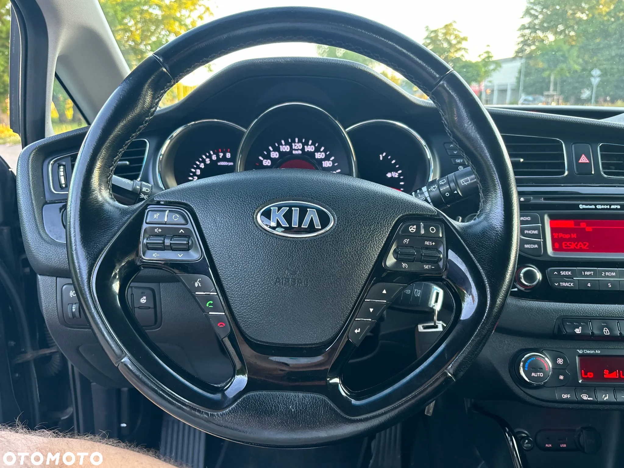 Kia Ceed - 22
