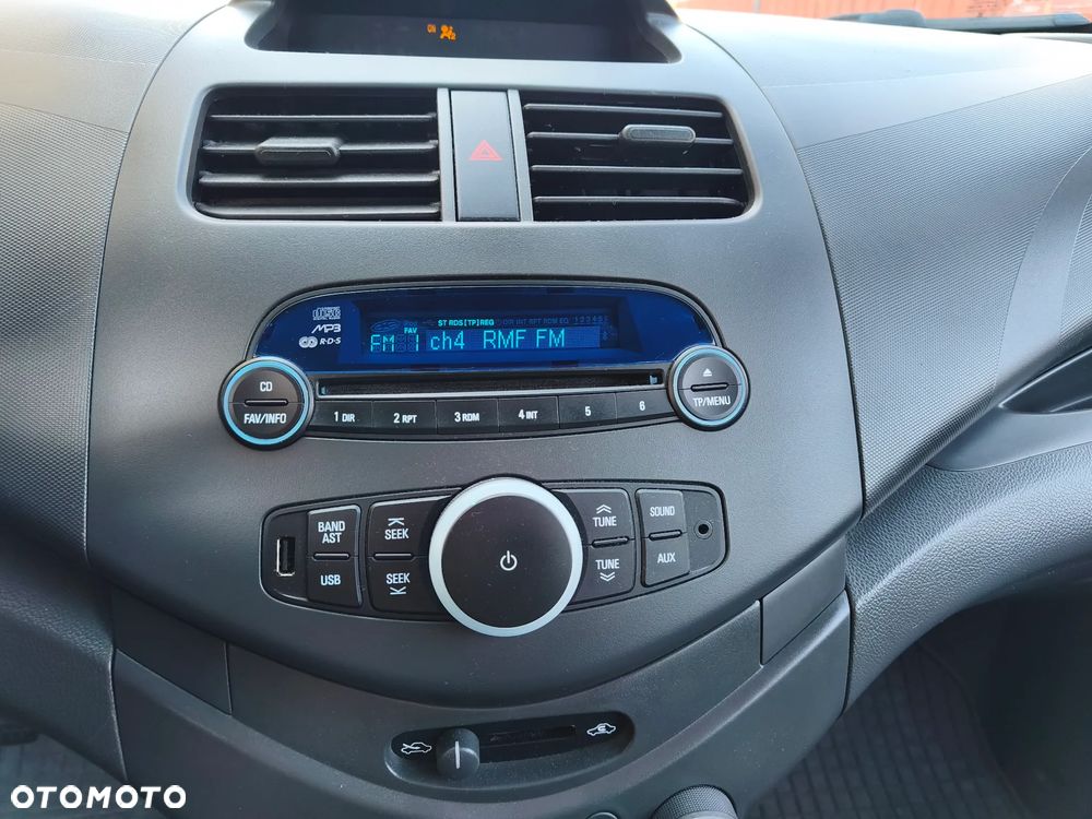 Chevrolet Spark 1.0 Base+ - 17