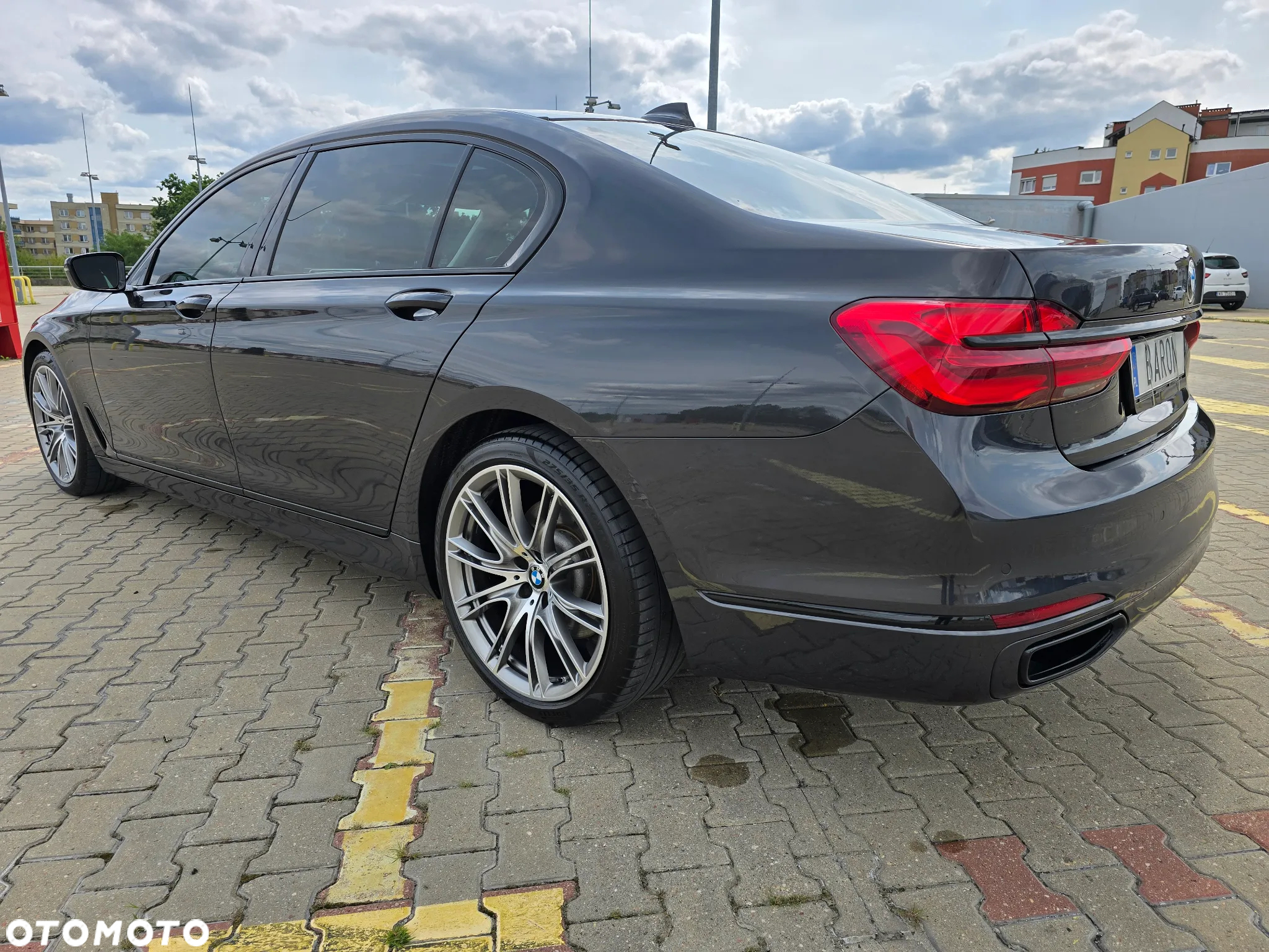 BMW Seria 7 740Li - 8