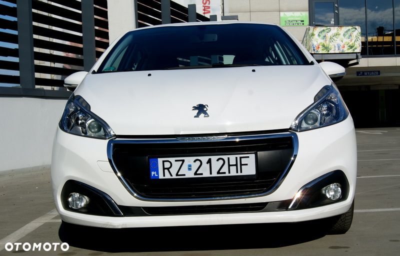 Peugeot 208 PureTech 82 Start & Stop Allure - 10