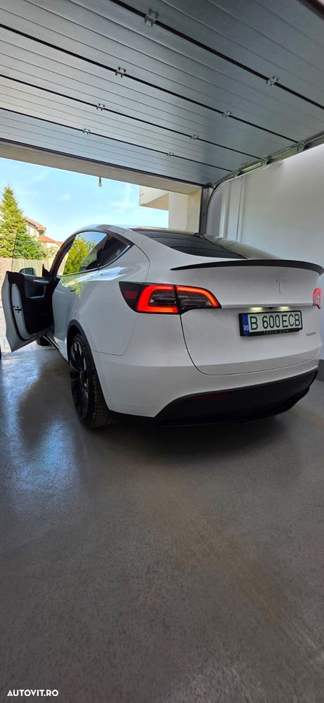 TESLA Model Y 2023 — imagine 16