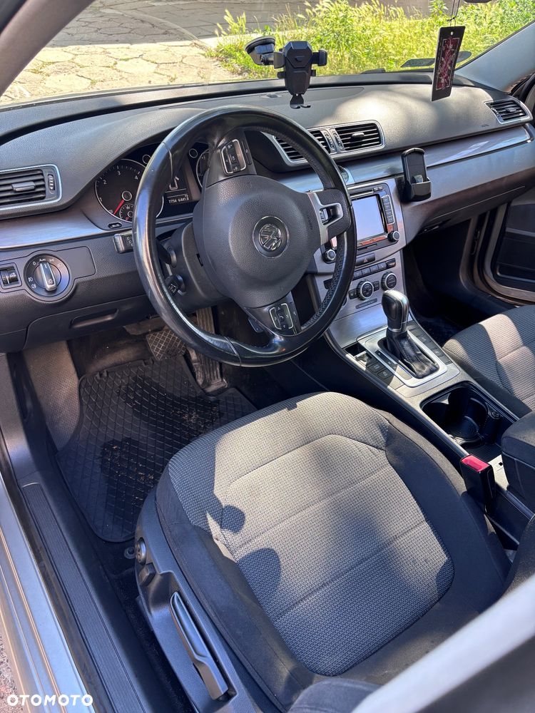 Volkswagen Passat 2.0 TDI Edition 40 DSG - 9