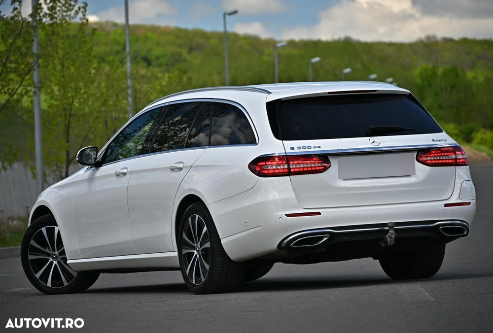 Mercedes-Benz E 300 Hybrid de T-Modell 4MATIC Aut. - 4