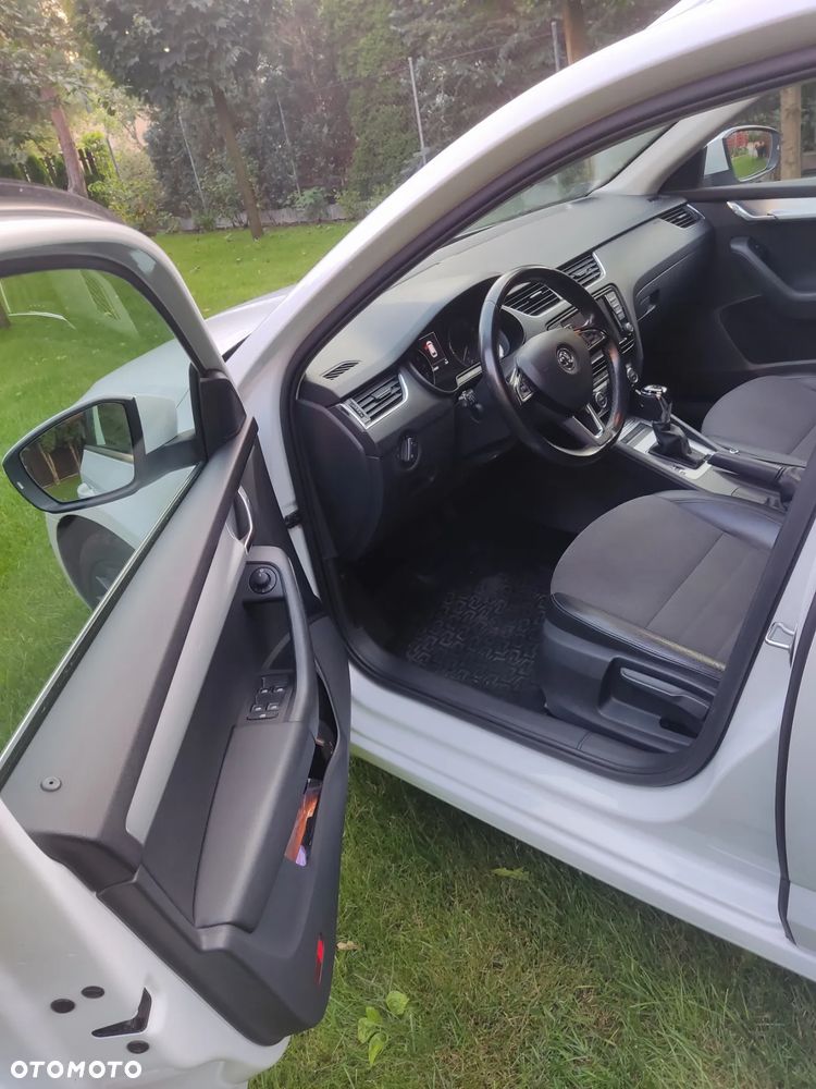 Skoda Octavia Combi 1.6 TDI (Green tec) DSG Style - 14
