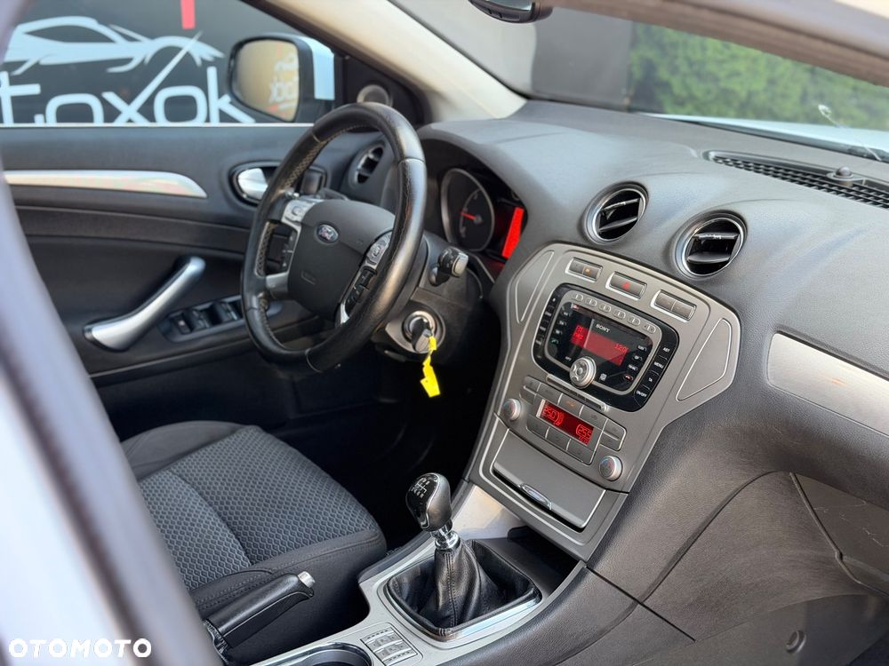 Ford Mondeo - 30