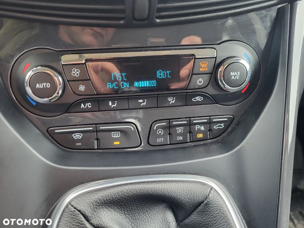 Ford Kuga 2.0 TDCi 4x4 Titanium - 28