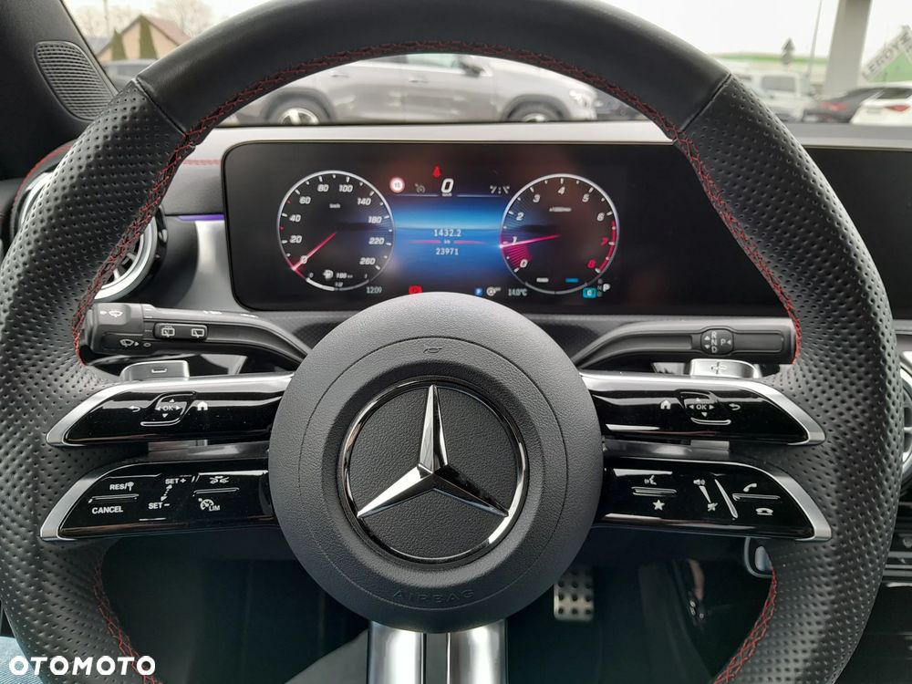 Mercedes-Benz CLA 200 AMG Line 7G-DCT - 12