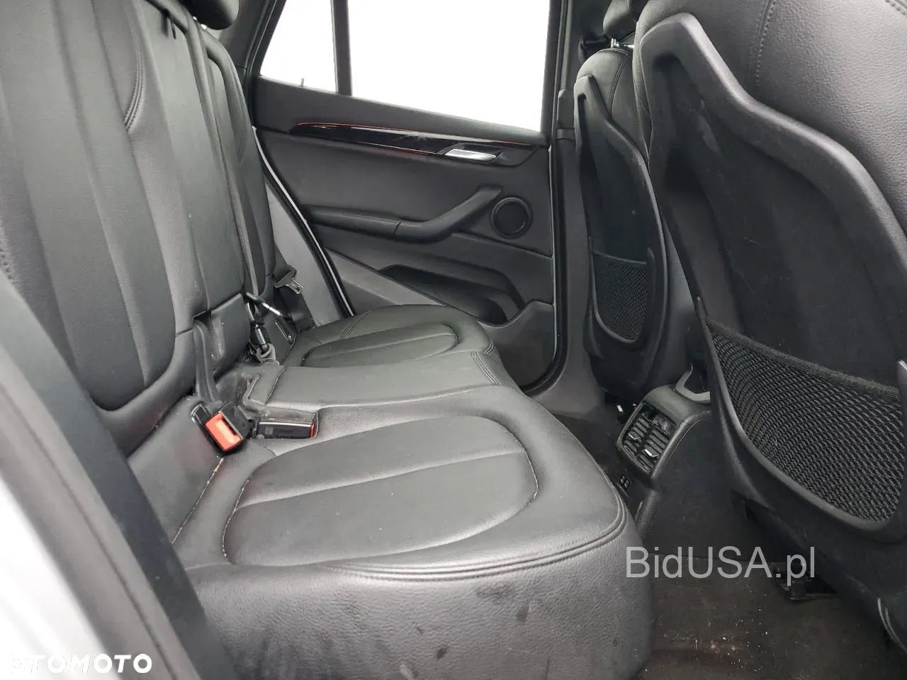 BMW X1 sDrive20i Advantage - 12