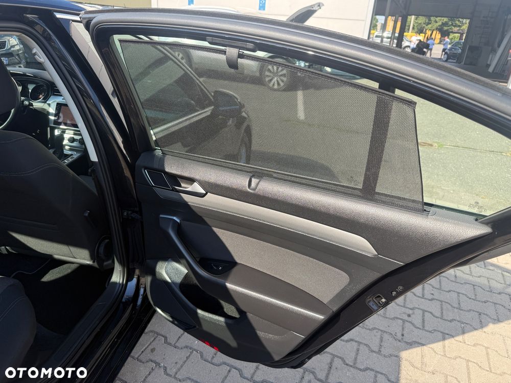 Volkswagen Passat 1.6 TDI SCR DSG Comfortline - 13