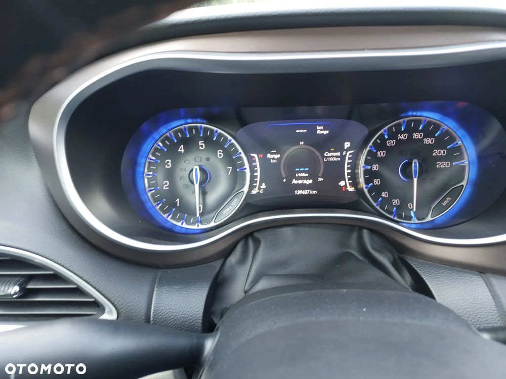 Chrysler Pacifica - 9