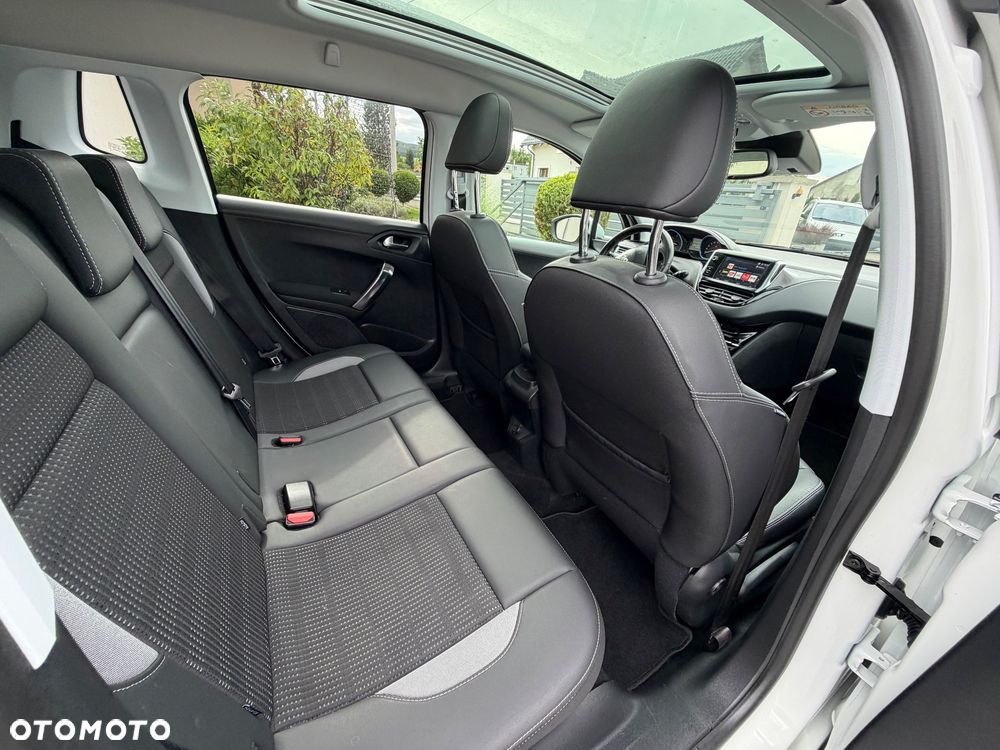Peugeot 2008 - 11
