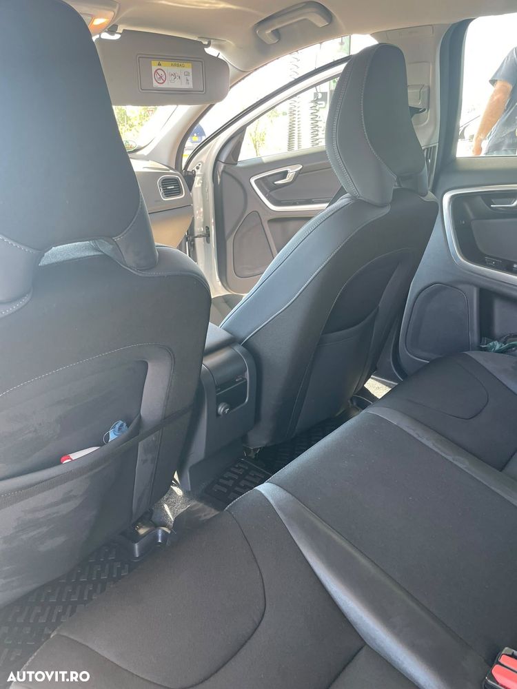 Volvo V60 D5 AWD Kinetic - 1