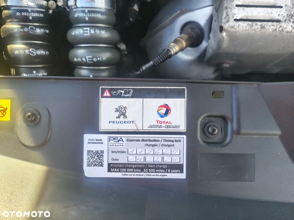 Peugeot 2008 1.2 PureTech Allure S&S - 21
