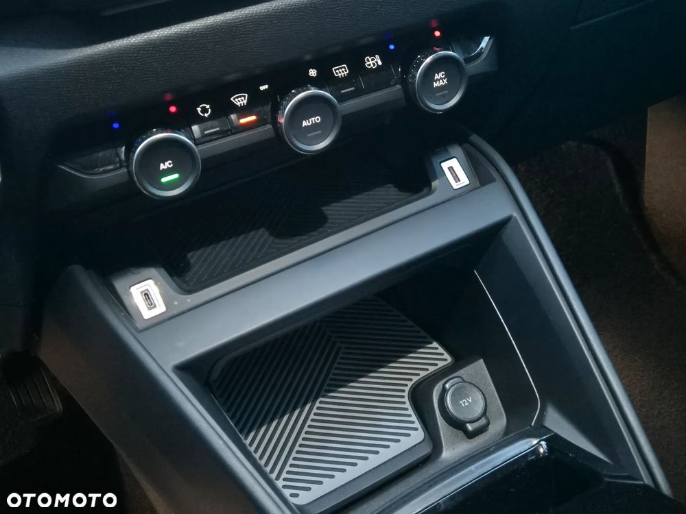 Citroën C4 BlueHDi 130 Stop&Start EAT8 SHINE - 22