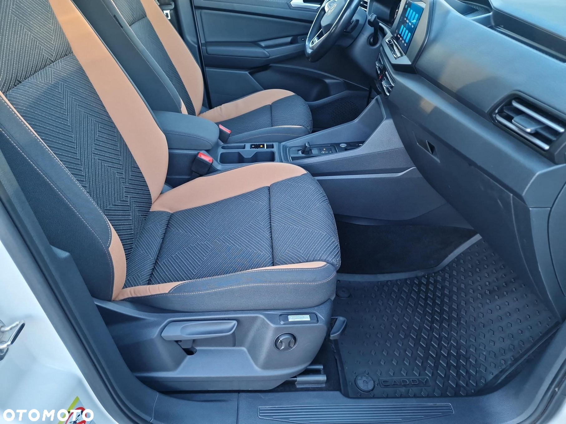Volkswagen Caddy 2.0 TDI PanAmericana DSG - 14
