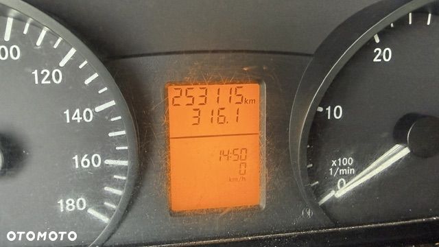 Mercedes-Benz Sprinter - 16