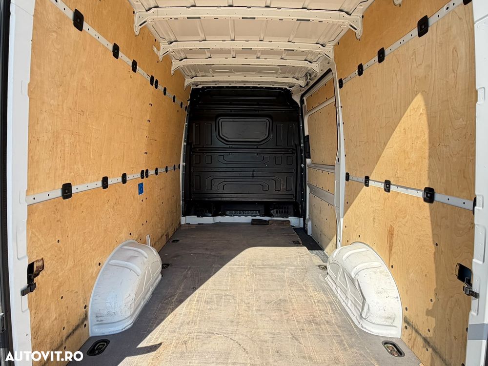 Volkswagen Crafter L3H2 - 12