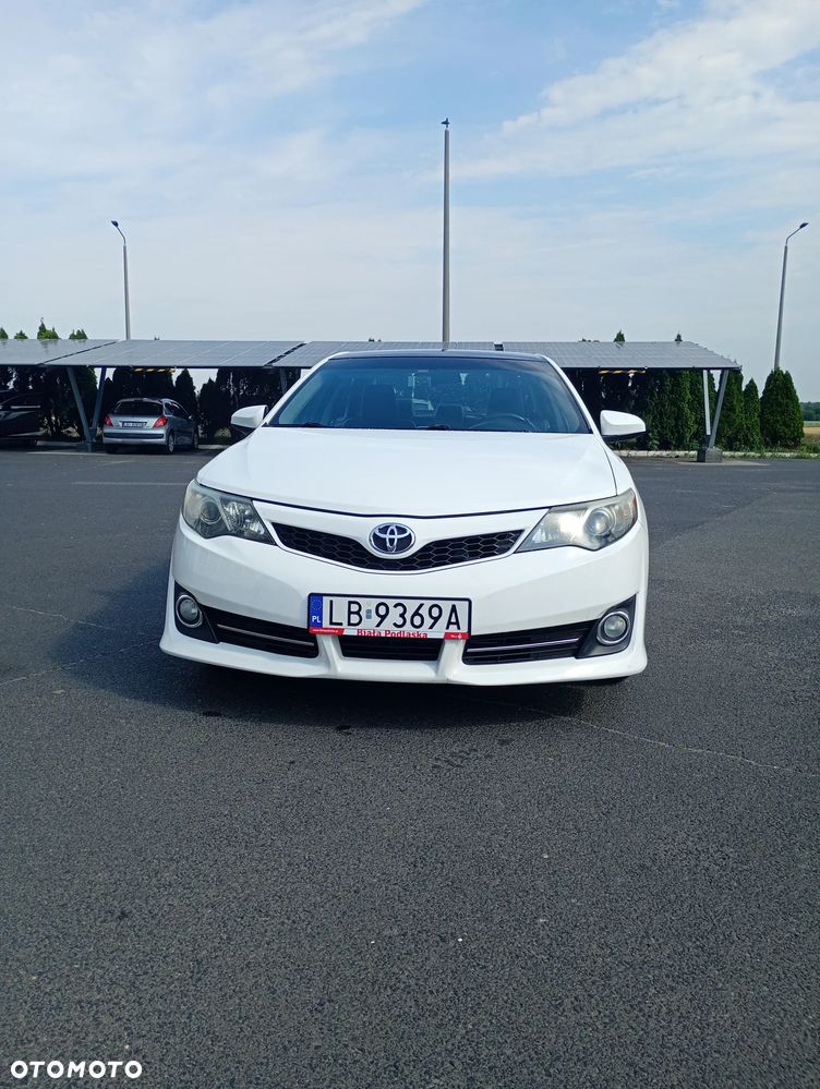 Toyota Camry - 3