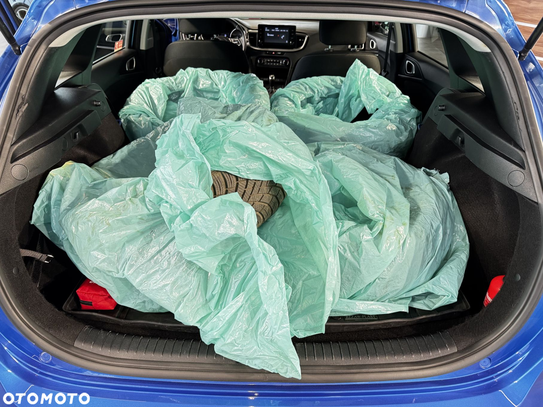 Kia Ceed - 11