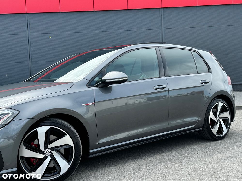 Volkswagen Golf - 14